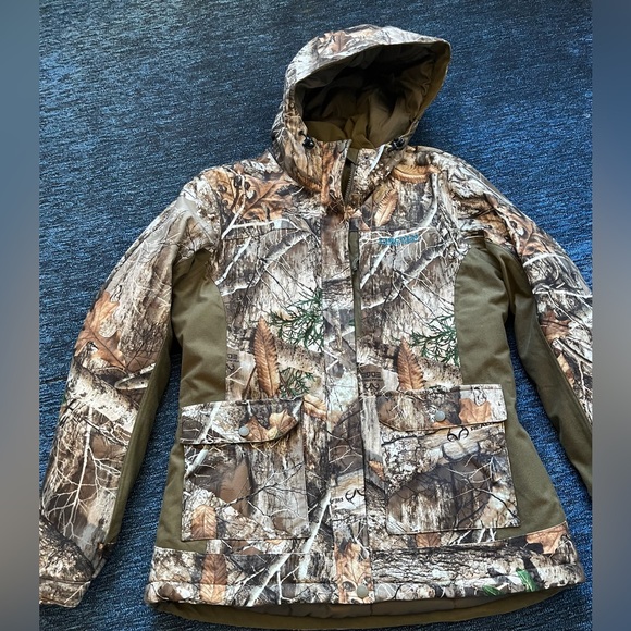 Lincoln Outfitters Jackets & Blazers - Women’s Camouflage Hooded Jacket